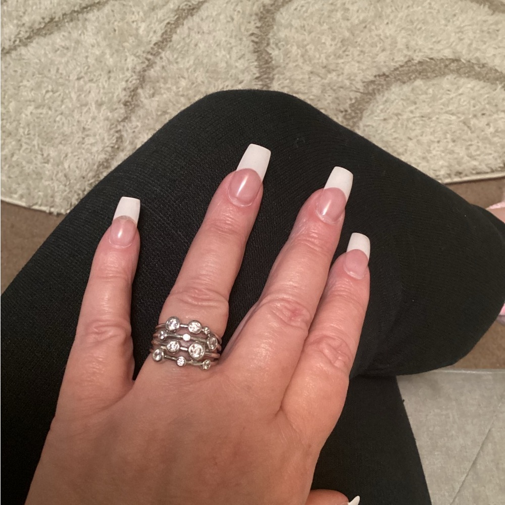 Sterling Silver Ring With Diamond Simulates. - image 5